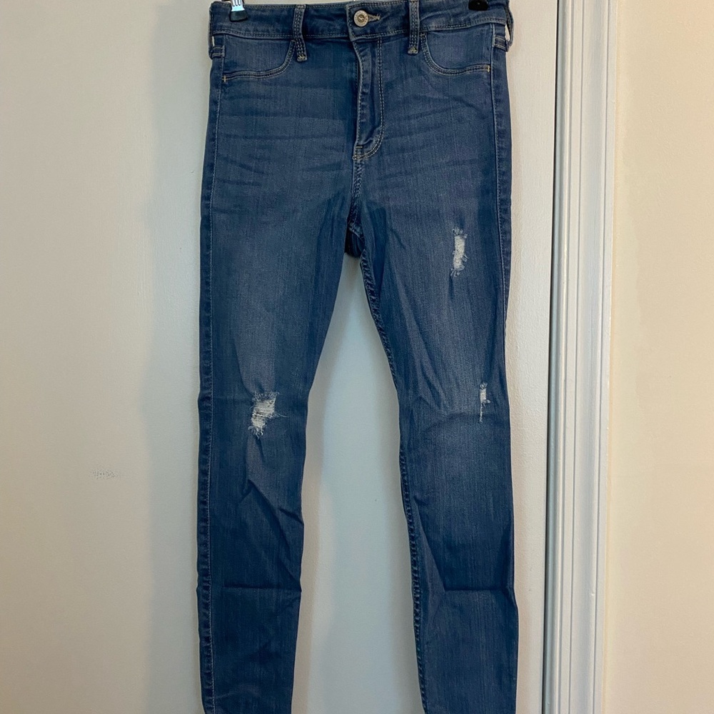 Slightly ripped skinny jeans